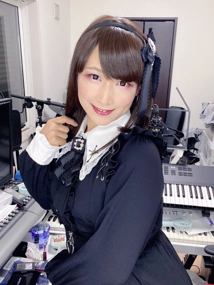 骗过痴汉，戏耍牛郎——51岁日本大叔的奇幻女装网红之路
