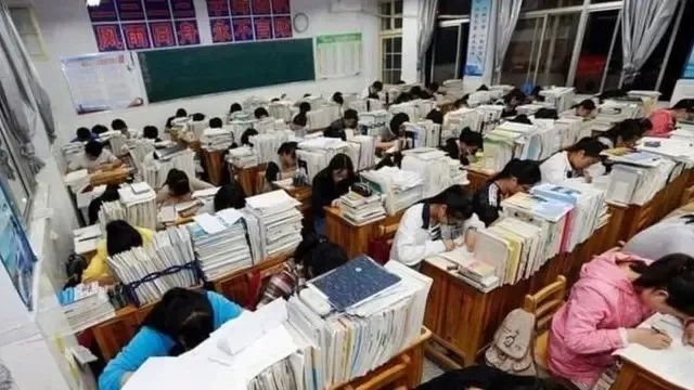 上班上学早上起不来？日本研究：可能还真不是懒的...