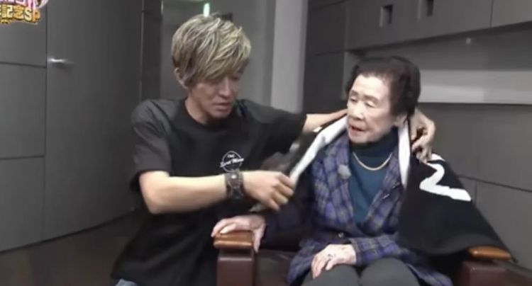 木村拓哉超绝宠粉，把101岁奶奶甜成少女：比遇到老公还开心
