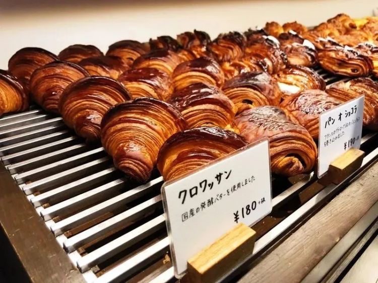这家日本天天排队爆火的面包店RIKI，比神户牛更让当地人疯狂！