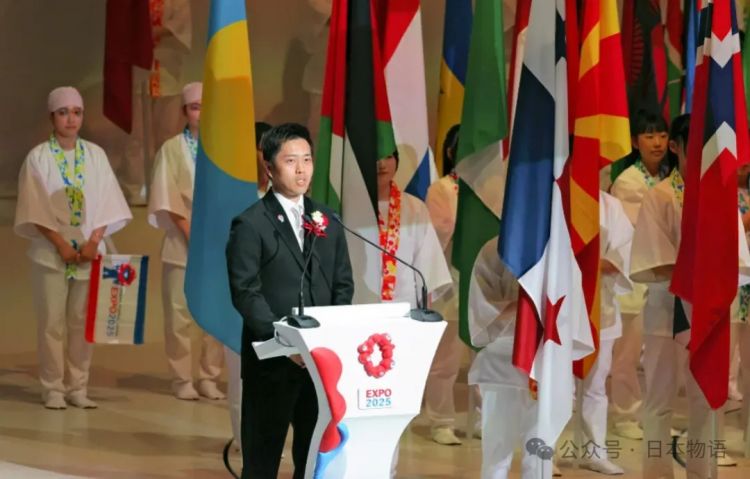 大阪世博会第一天涌入14万人，排队排到崩溃、厕所堵塞、天公不作美雨中全员落汤鸡？