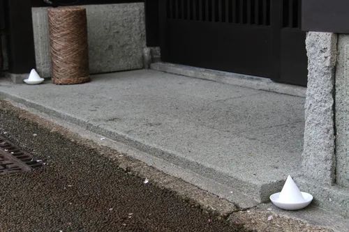 在日本走路小心点，别破了别人设下的千年结界