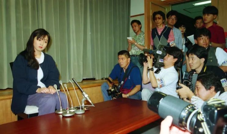 盘点近年热点女星不伦：那些背离“完美形象”的丑闻