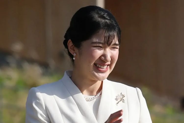 爱子公主出场像巨星，悠仁亲王出门像NPC？