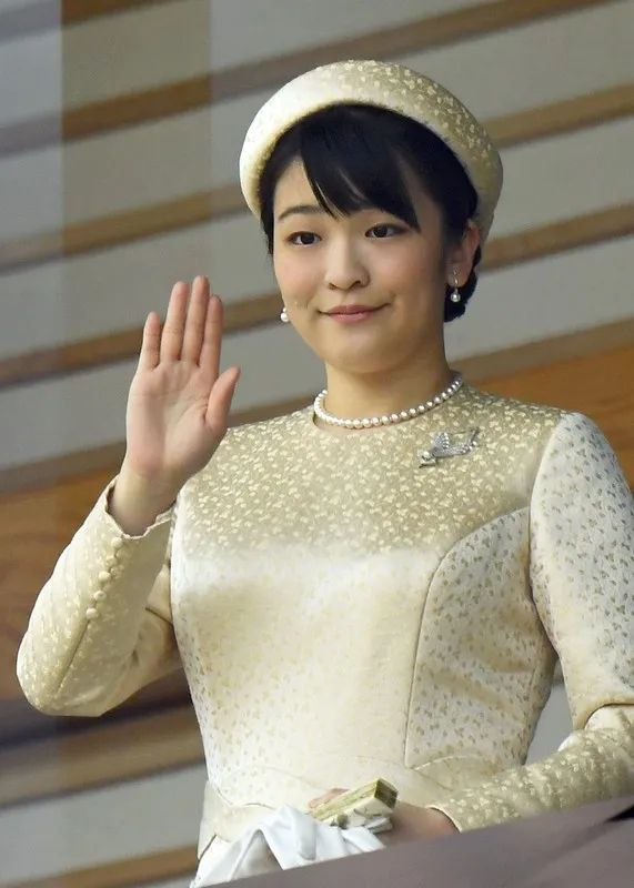 从公主到妈妈，“逃离”皇室后真子公主完全是个普通人？