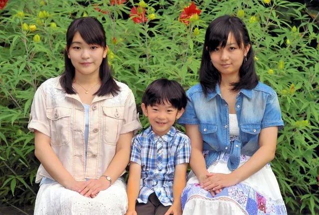 从公主到妈妈，“逃离”皇室后真子公主完全是个普通人？