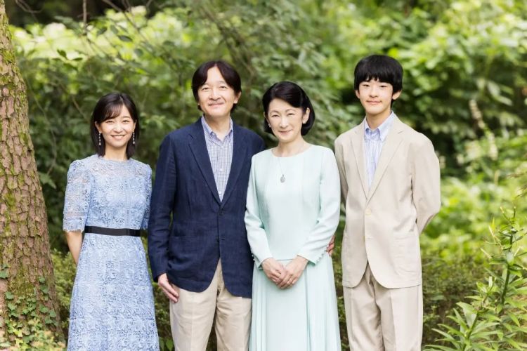 真子公主顺利产下第一子，日本皇室集体装聋作哑到底在害怕什么？