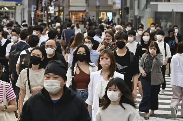 6岁割双眼皮，7岁打美容针：整容成了日本小朋友的必修课？