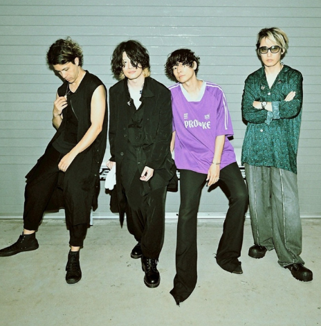 人气乐队[Alexandros]主唱突发急性声带炎 公演再度延期