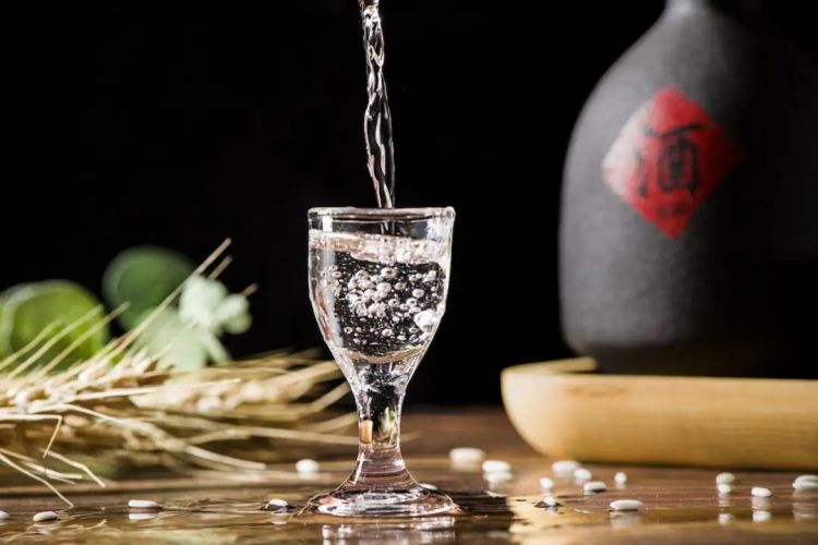 白酒不断碰壁的“走向世界”，日本酒为何轻松做到了？