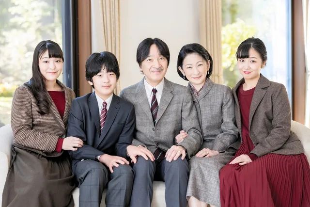 窝囊亲王悠仁硬刚纪子妃，再也不当乖宝宝了？