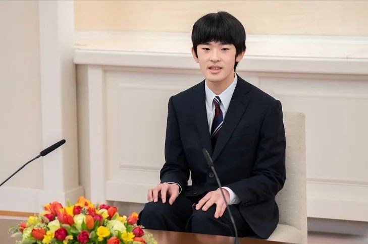 窝囊亲王悠仁硬刚纪子妃，再也不当乖宝宝了？