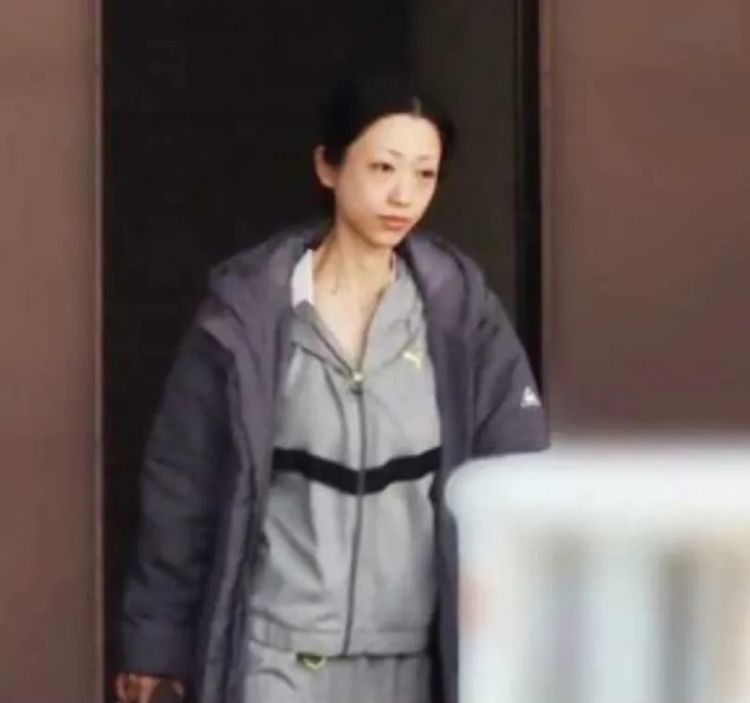 日本性感女神坛蜜近年二度入院，双颊消瘦憔悴现身…粉丝红眼：到底怎么了！？