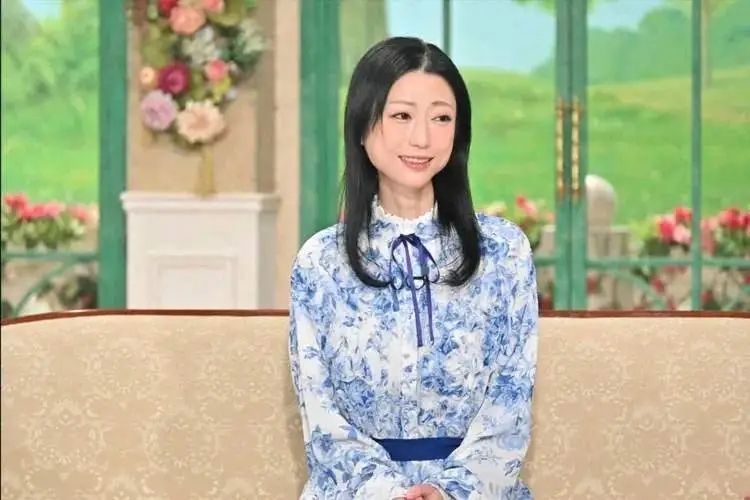 日本性感女神坛蜜近年二度入院，双颊消瘦憔悴现身…粉丝红眼：到底怎么了！？