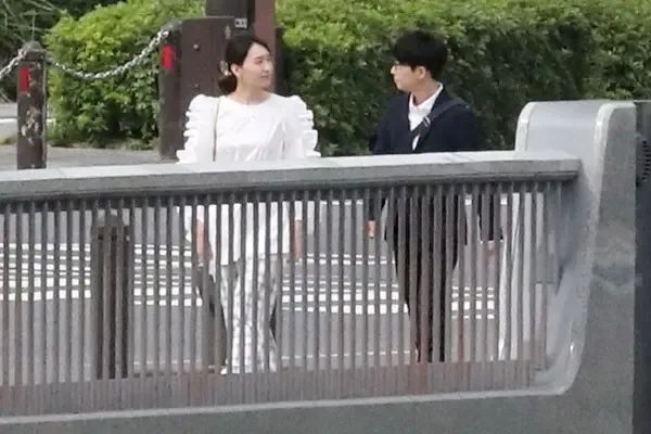 不是因戏生情？星野源首谈和新垣结衣的恋爱时间线