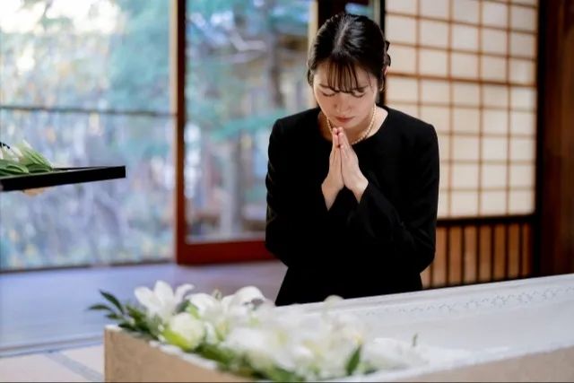 四分之一日本年轻人已经在安排自己的后事了...