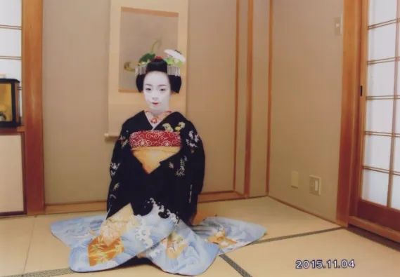 日本未成年舞妓被逼饮酒卖身，是传统还是奴役？