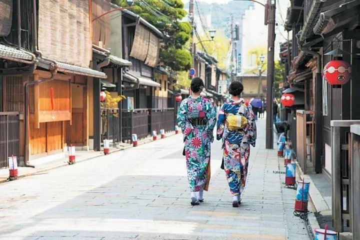 日本未成年舞妓被逼饮酒卖身，是传统还是奴役？