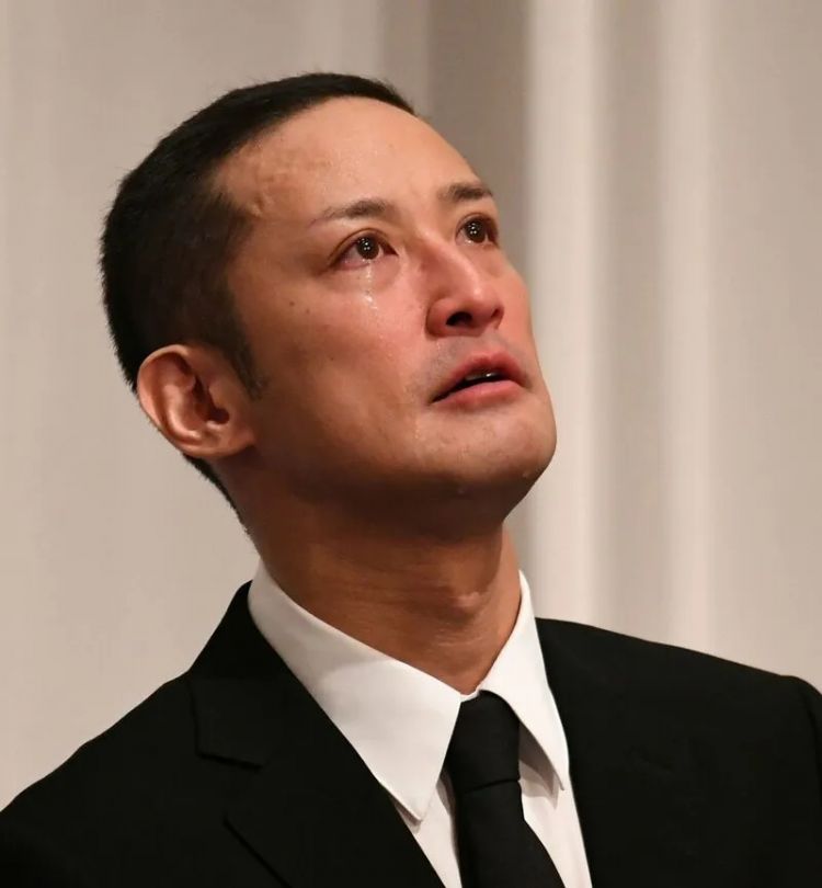 杰尼斯偶像天团彻底崩盘，细数“国民暖男”的十宗罪