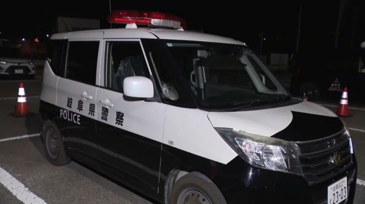 日本警察捉贼被偷家，警车反被开走了...