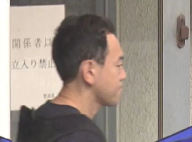 第243期：中国恢复日本水产进口；日航万米高空生死迫降；佐佐木希首谈丈夫出轨；秋元康男版AKB来了？| 百通板