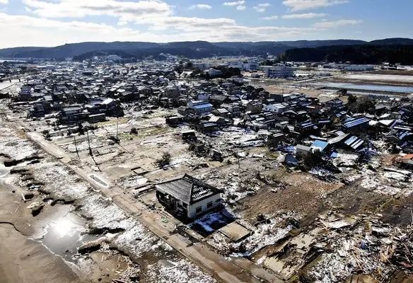 日本议员逆天发言：「还好能登发生了大地震，政策才能推进得如此顺利」，日本网友：「你是人啊？」