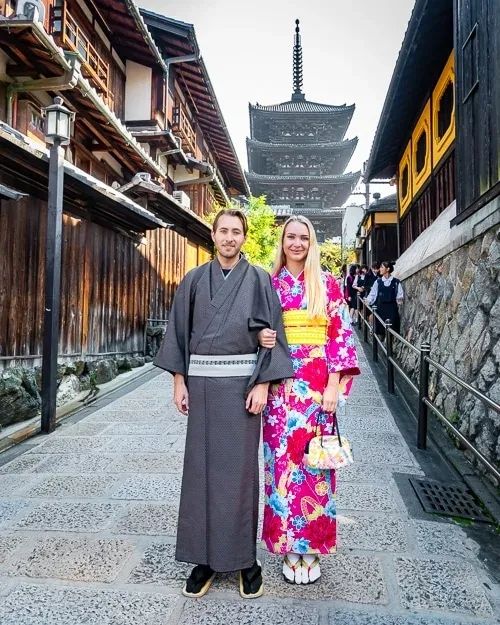 日本的美颜大头贴，把老外游客整成了百鬼夜行