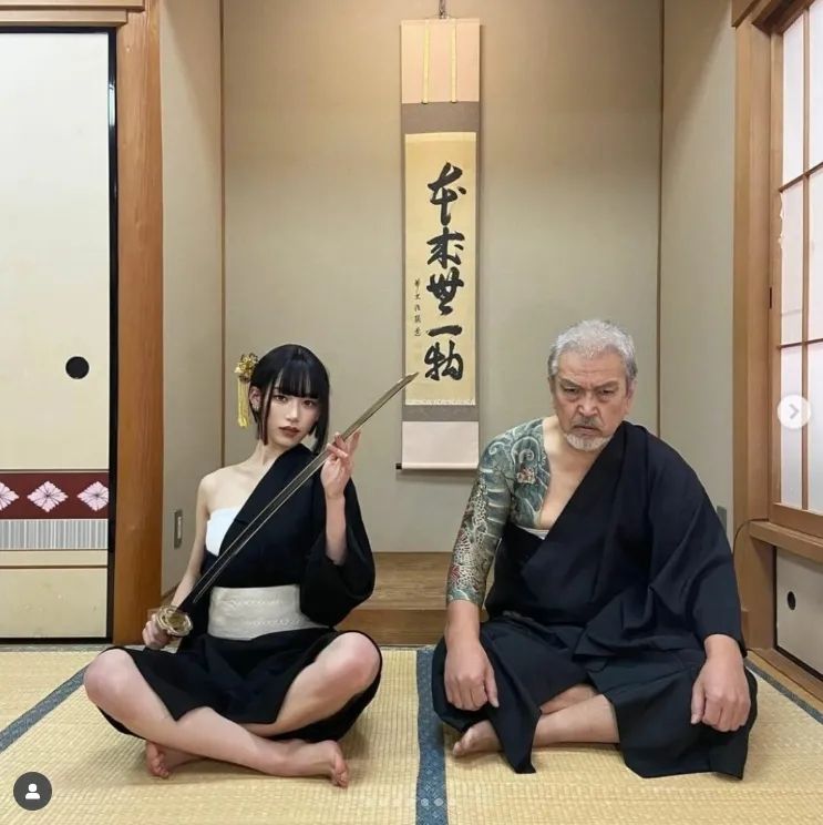 日本的美颜大头贴，把老外游客整成了百鬼夜行