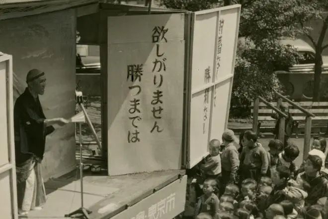 抬着性神雕像游街，还写色色的诗...怎么到了今天日本人却反而性压抑了？