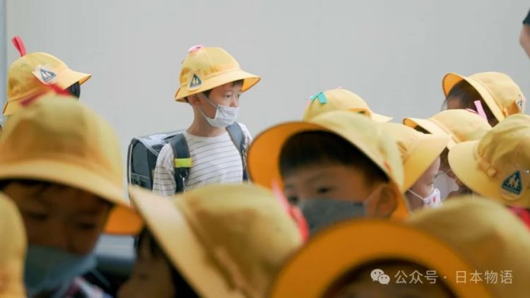 东京的家长崩溃了：自家学霸儿子连国语都考不过中国人小留学生了……