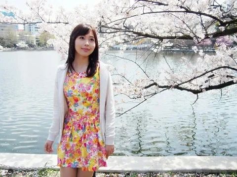 日本传奇物理老师：下海「工作」时偶遇学生，还差点在澳门交代了？