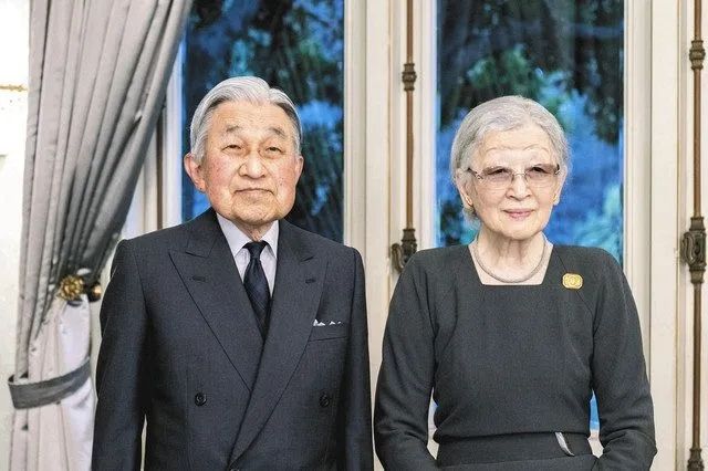 悠仁成年礼、上皇又病重，真子这都不回日本吗？