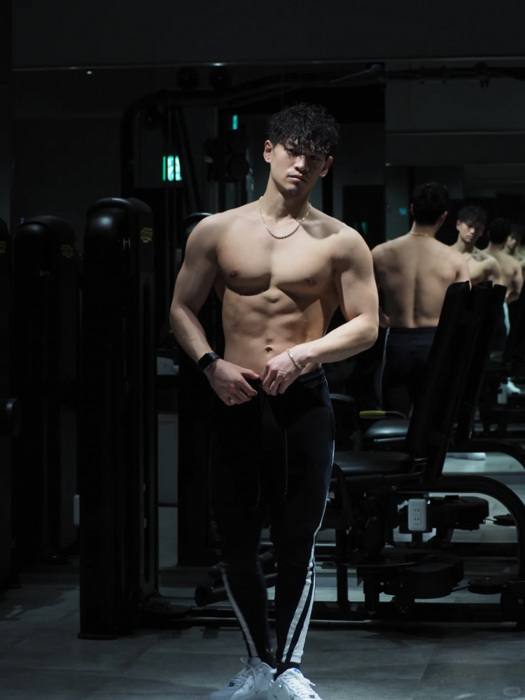 13个日本肌肉猛男闯到中国这个地方，他们想干什么？
