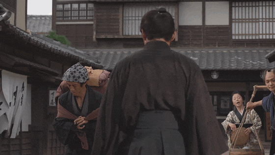 日本票房黑马，笑到妈不认！