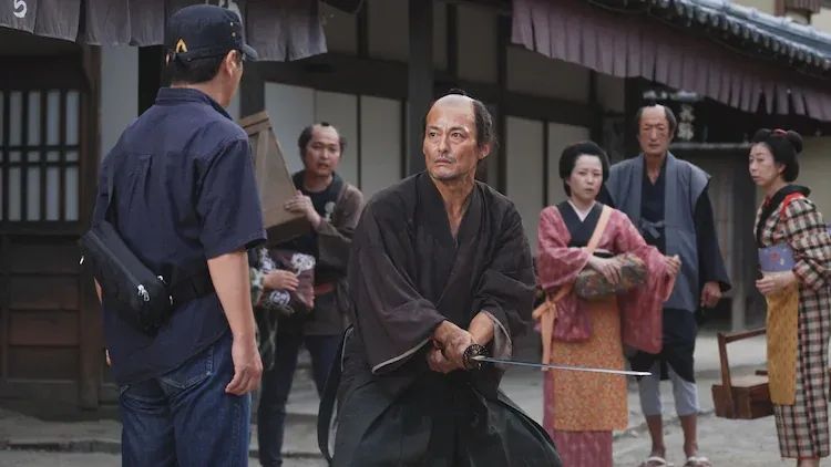 日本票房黑马，笑到妈不认！