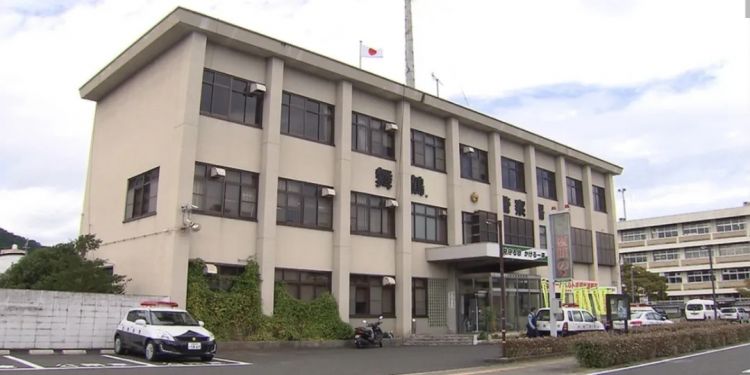 三个中国人偷日本小朋友的自行车，被抓后大言不惭：“我以为是共享单车呢！”