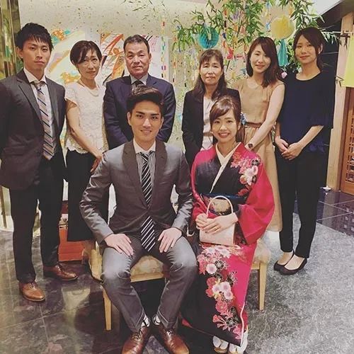 花重金租共享爹妈？日本人又搞出神秘新产业了...