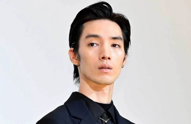 第253期：永野芽郁插足坂口健太郎多角恋？石破茂辞职；悠仁亲王举行成年式；中国电视占据日本市场 | 百通板