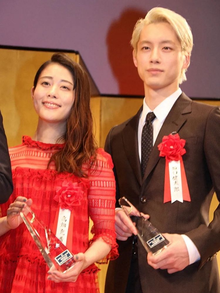 坂口健太郎被爆出轨“圭天使”永野芽郁，4年女友惨遭分手？