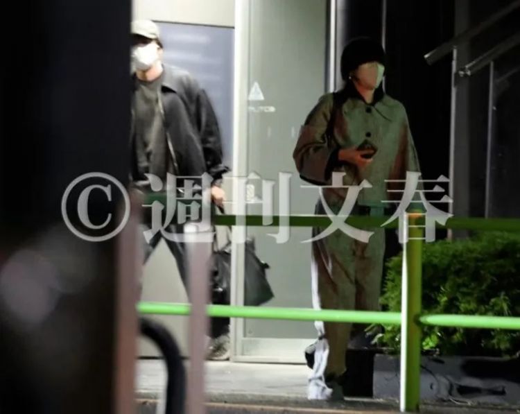 Prada魔咒虽迟但到！“盐系天花板”坂口健太郎与永野芽郁陷“禁忌三角关系”..