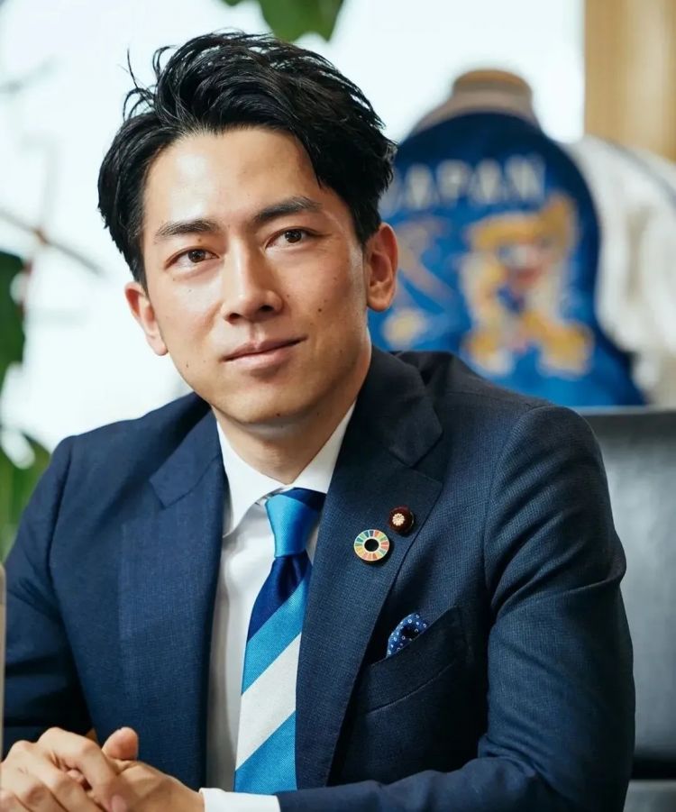 堂堂日本首相热门人选，怎么讲话像个傻子啊？