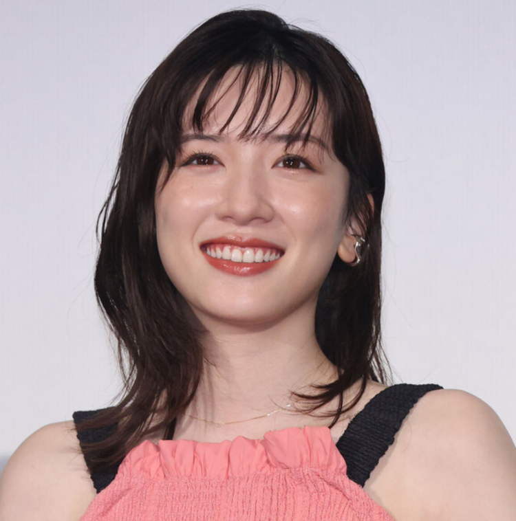 永野芽郁身陷三角恋传闻仍从容不迫？放弃清纯路线转型