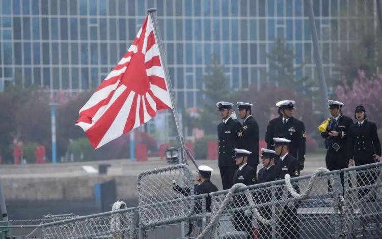 韩国欧巴当街殴打“精日”台湾男大，网友却叫好：果然中韩友谊要靠日本！