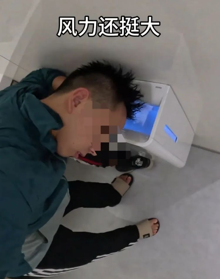 中国网红大学生穷游大阪!「拿吃过牙签狂叉葡萄」日本阿姨傻眼,行为惹怒全网了! 中国网红大学生穷游大阪!「拿吃过牙签狂叉葡萄」日本阿姨傻眼,行为惹怒全网了!