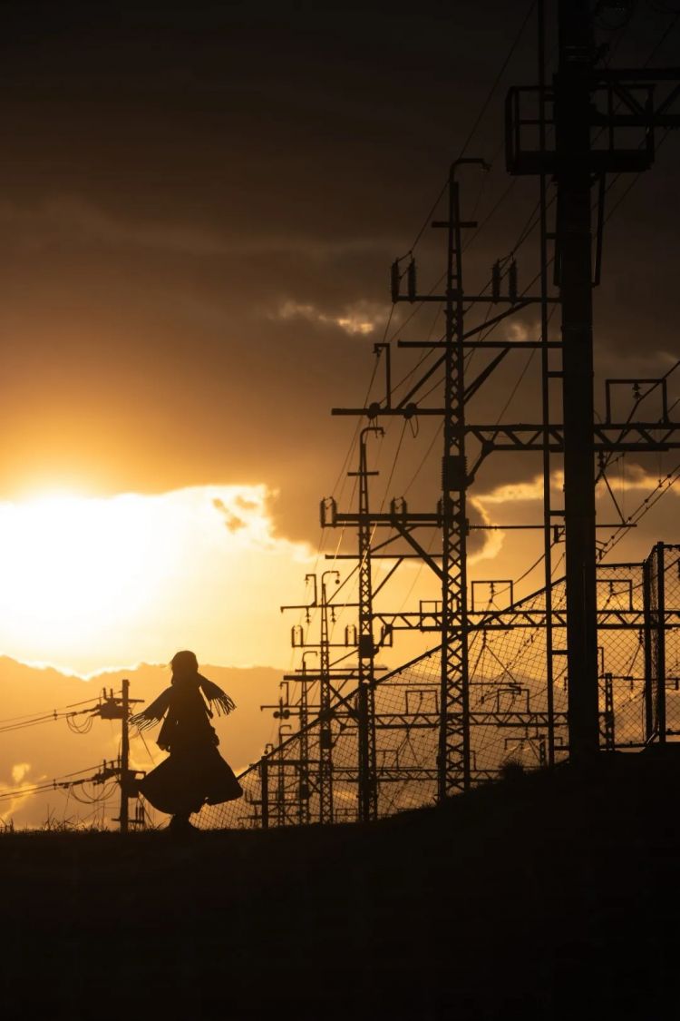 第261期：中国对日免签延长；木村拓哉长女恋爱？中日轮值APEC主席国；哥斯拉续作定名；日本熊灾 | 百通板