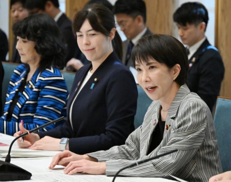 第262期:suica西瓜卡企鹅要毕业?宝可梦新作定档明年;日系车企财报赤字频出?日本熊灾破纪录;aespa将登红白?| 百通板 第262期:suica西瓜卡企鹅要毕业?宝可梦新作定档明年;日系车企财报赤字频出?日本熊灾破纪录;aespa将登红白?| 百通板