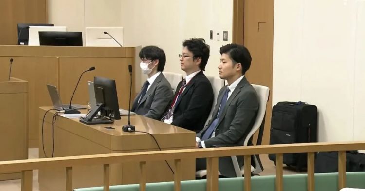 比“裸孩”还惨！继父和亲生母亲长年虐女，致其大小便失禁，却只被判12年？！