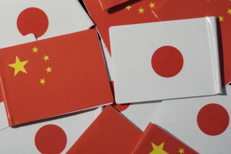 第263期：赴日旅游减少 日本将损失1.7万亿？NHK红白歌会名单出炉；日本GD日本GDP现负增长 | 百通板