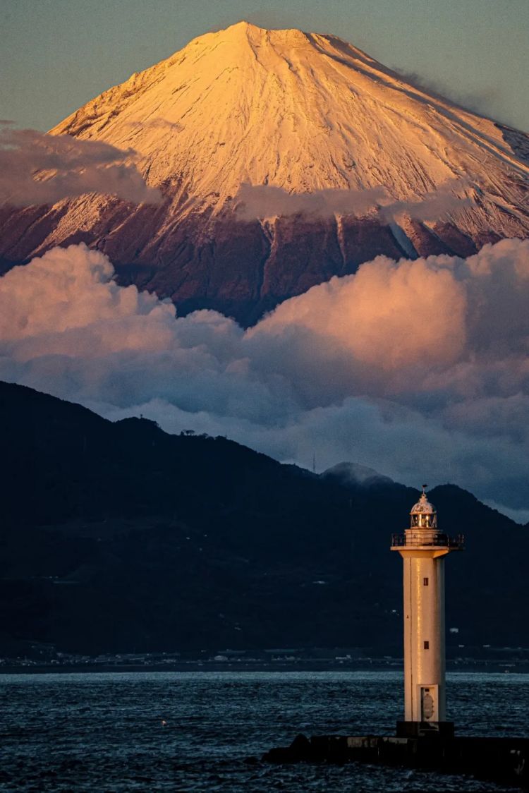 第268期：日本拥核论遭日本民众强烈抗议；安倍晋三刺杀案或判刑无期？新木优子中岛裕翔将结婚？福原爱再婚 | 百通板