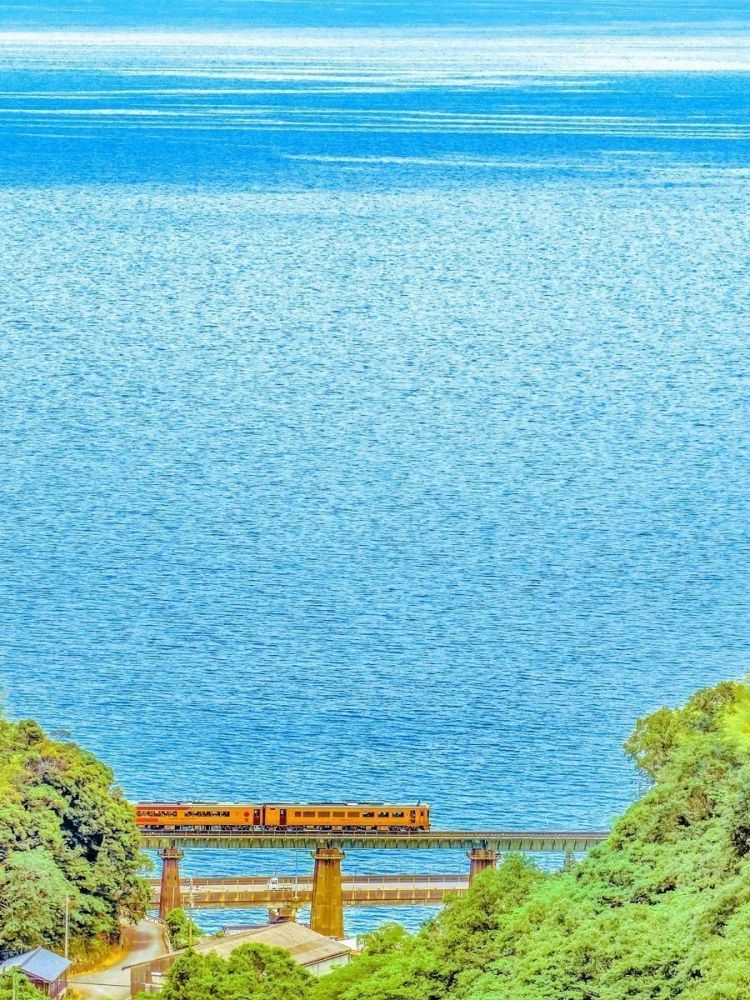 第271期：中国对日本实施出口管制；北海道餐馆墙壁藏尸？高市早苗将解散众议院 日本或提前大选？XG改名 | 百通板